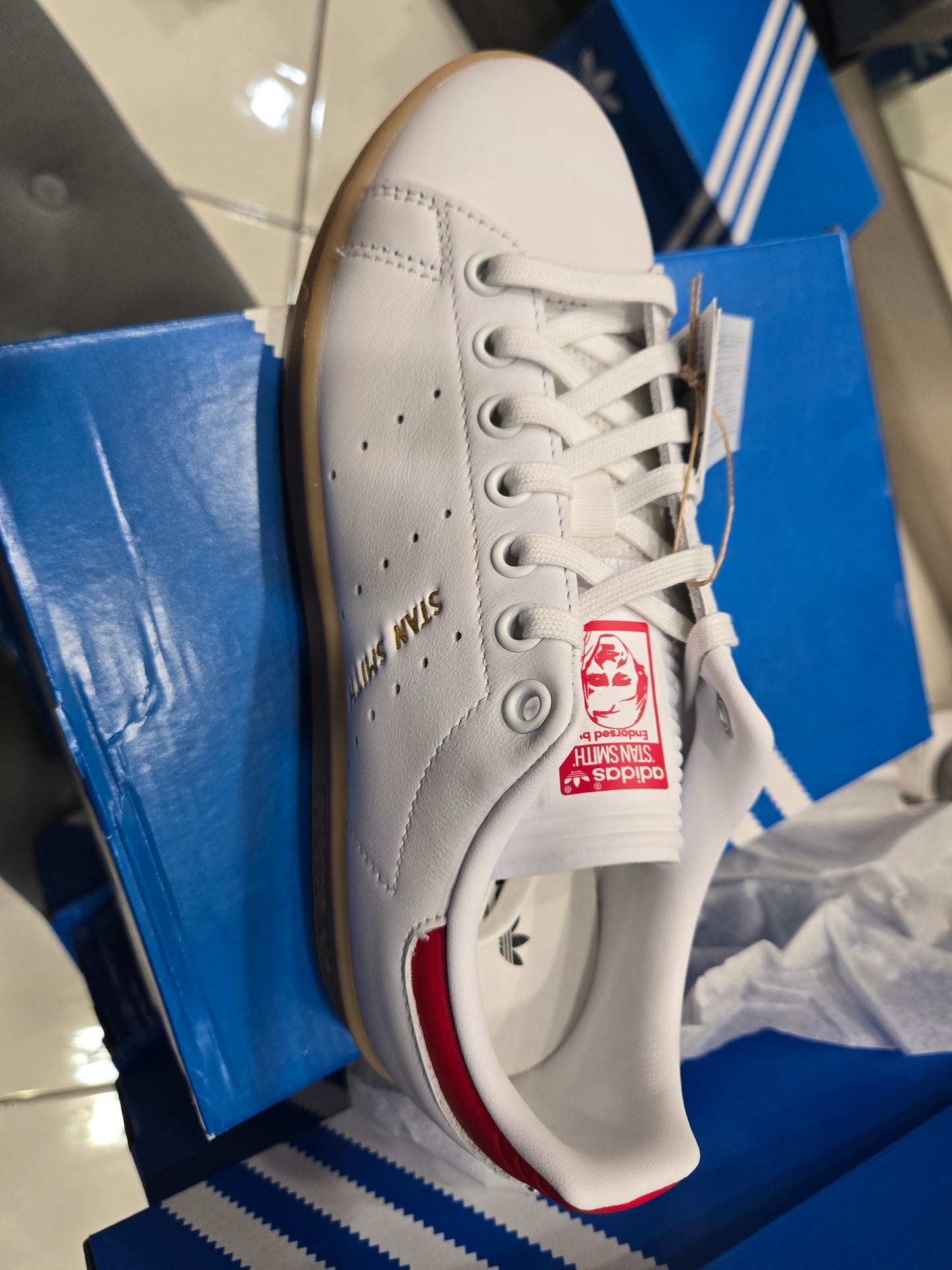 STAN SMITH
